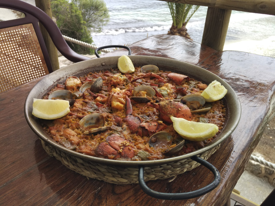 paella en restaurante